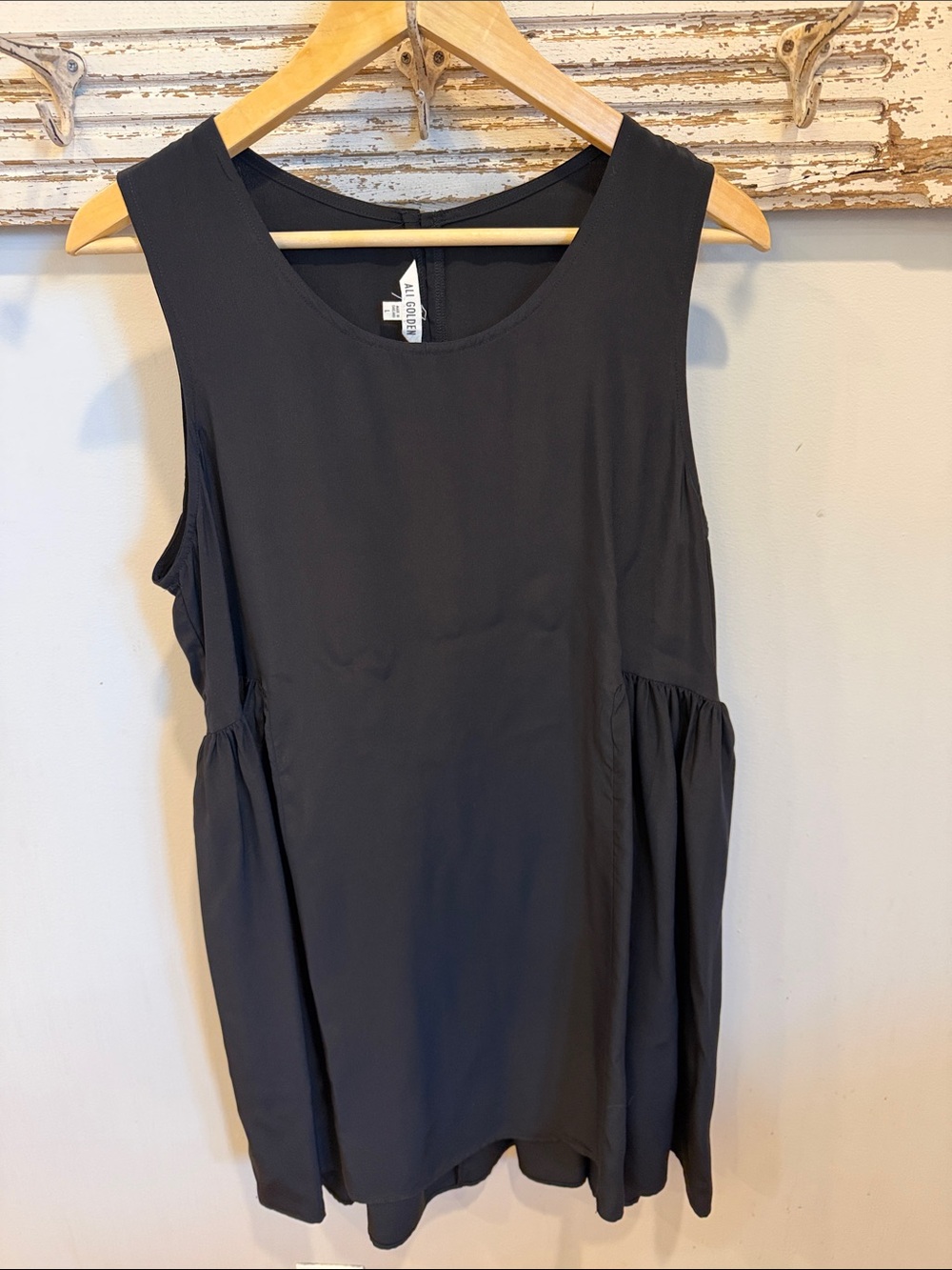 Ali Golden Silk Sleeveless Black Swing Pleated Dress Size‎ Large